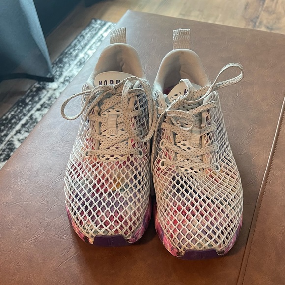 NoBull - Women’s Size 7 - Mesh Floral Runner/Trainer - White/Purple/Multicolor - Picture 4 of 4